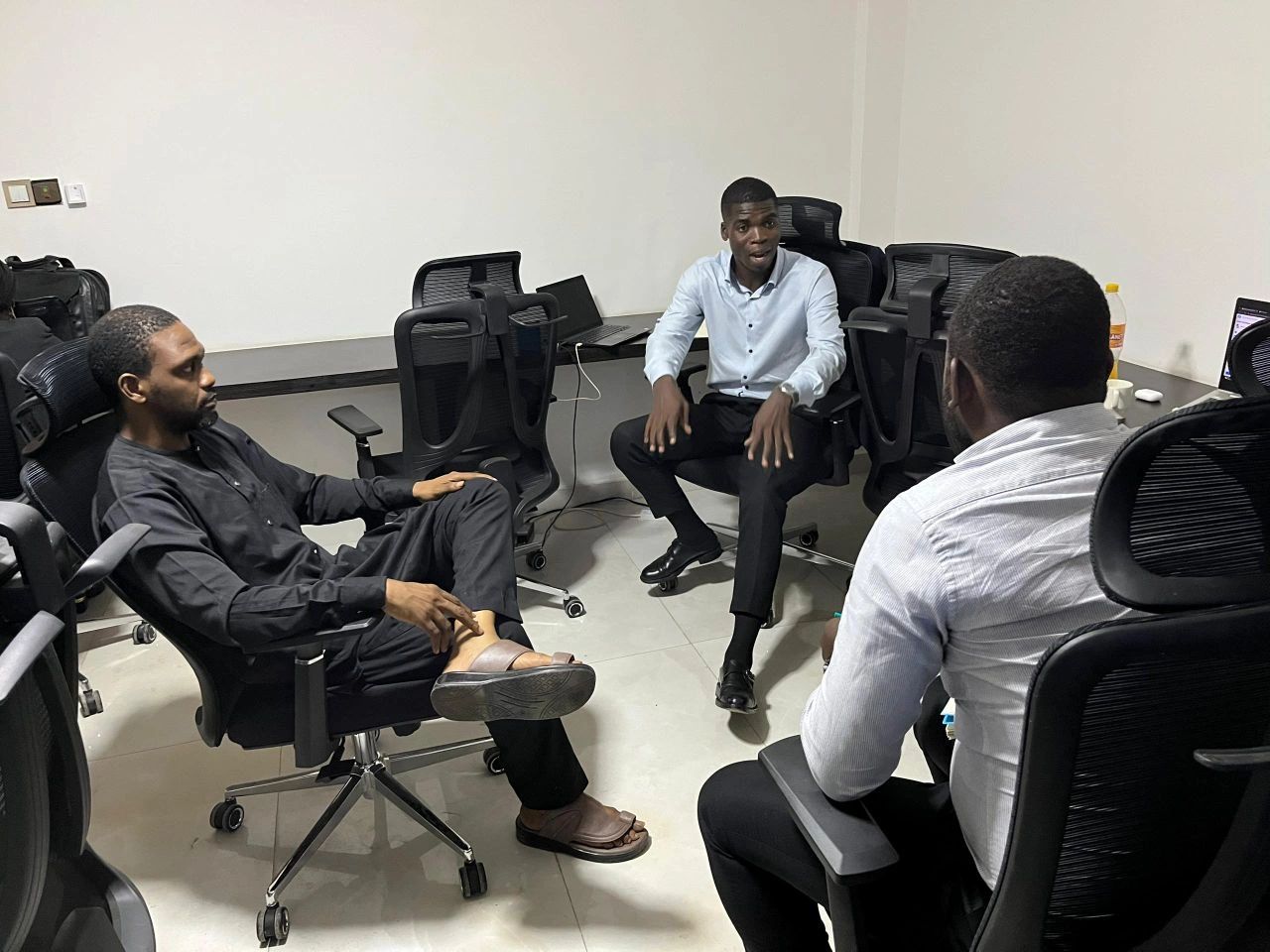 Séance de travail chez Baba SADJO Consulting